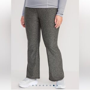 NWOT Old Navy High-Waisted Cloud+ Flare Leggings, Dark Gray- TALL length